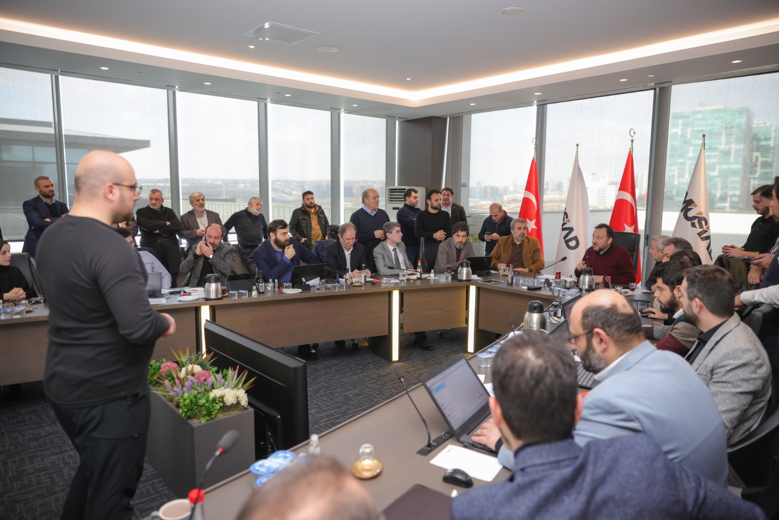 MÜSİAD'DAN DEPREMDEN ETKİLENEN 10 İL İÇİN TOPYEKÛN SEFERBERLİK