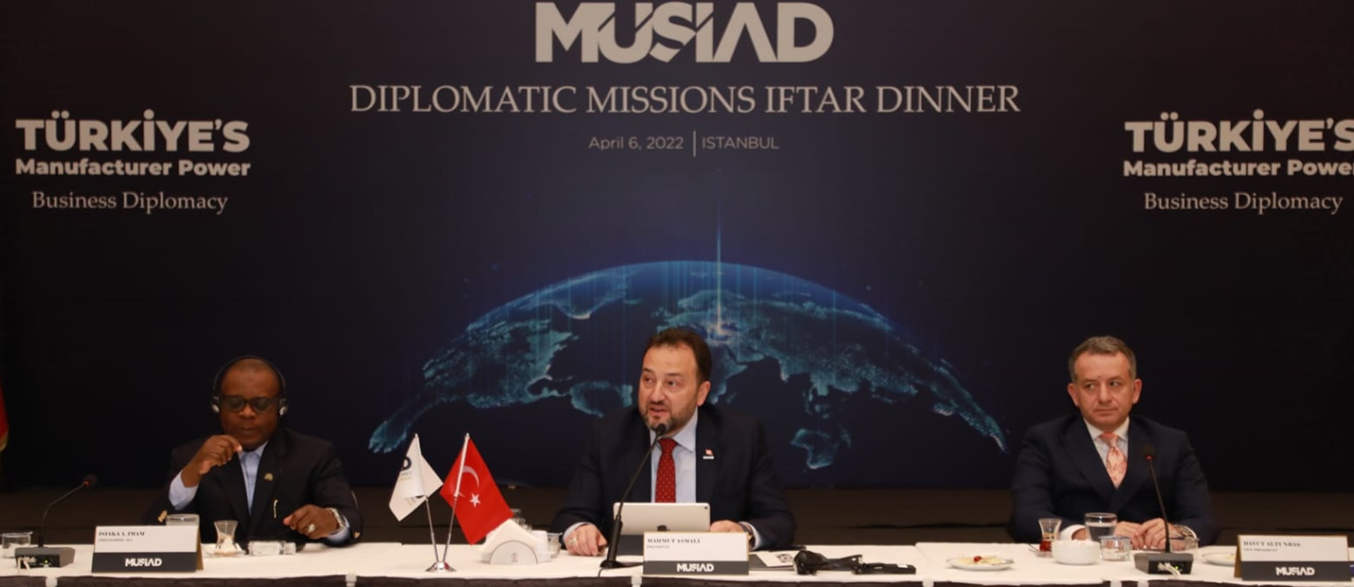 YABANCI MİSYON TEMSİLCİLERİ MÜSİAD İFTARINDA BİR ARAYA GELDİ