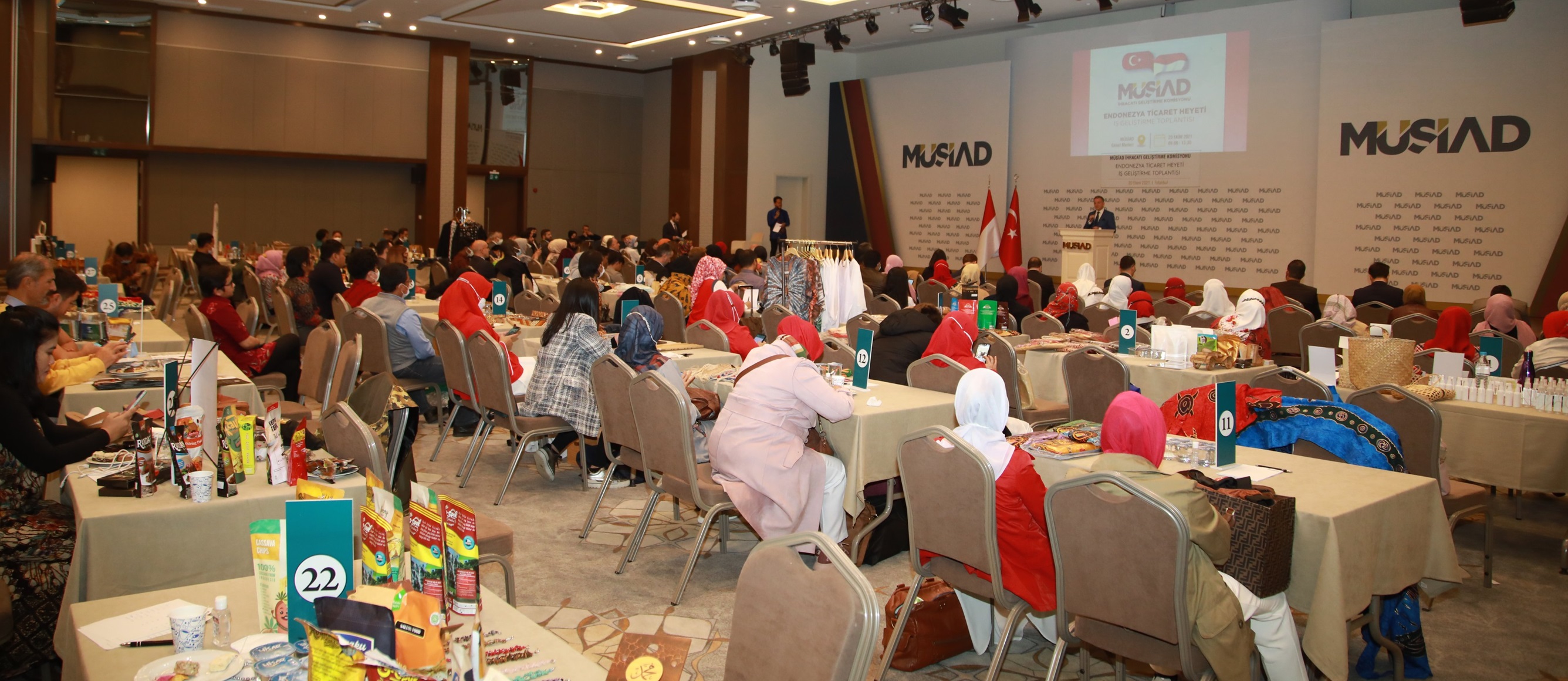 TÜRK VE ENDONEZYALI İŞ İNSANLARI MÜSİAD'DA BULUŞTU