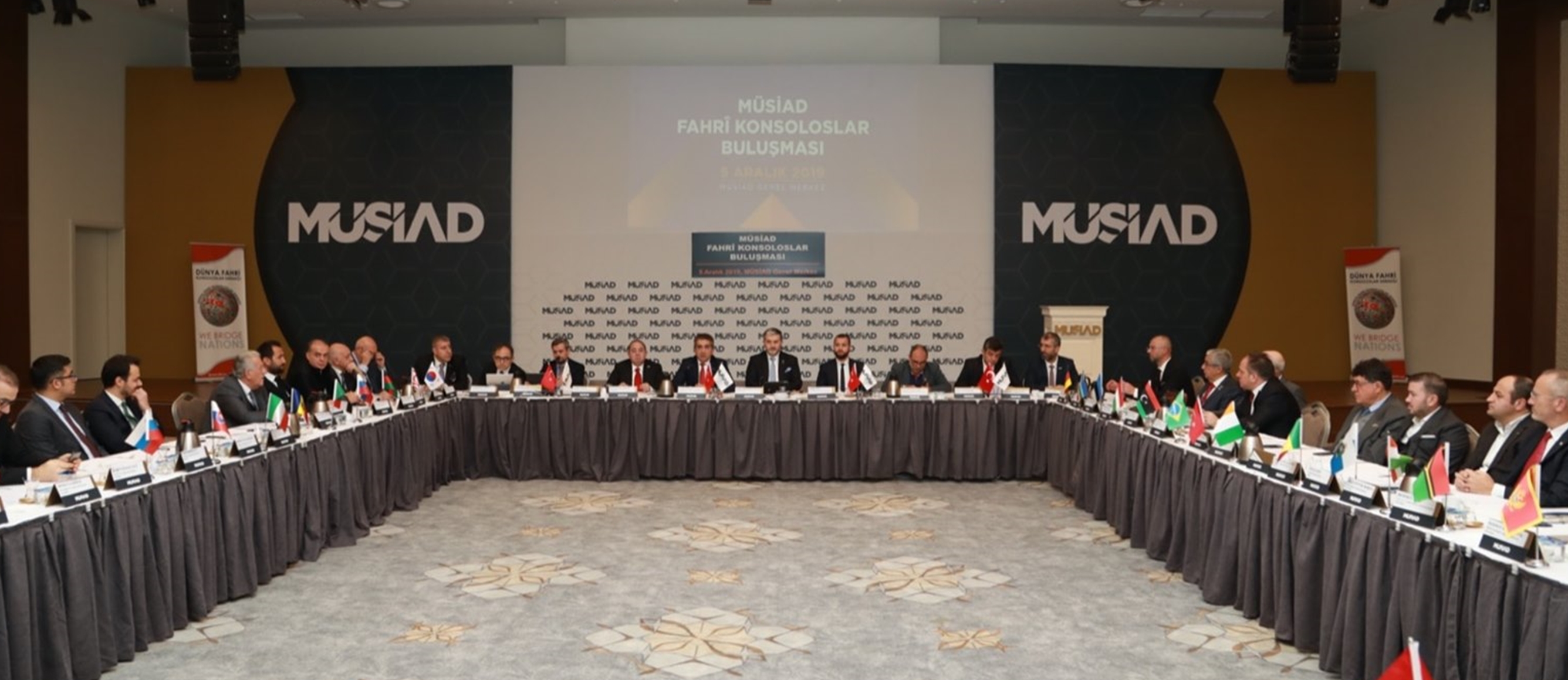 “FAHRİ KONSOLOSLARIMIZ, YENİ İŞ BİRLİKLERİ VE TİCARİ FIRSATLARA KAPI AÇABİLİR”