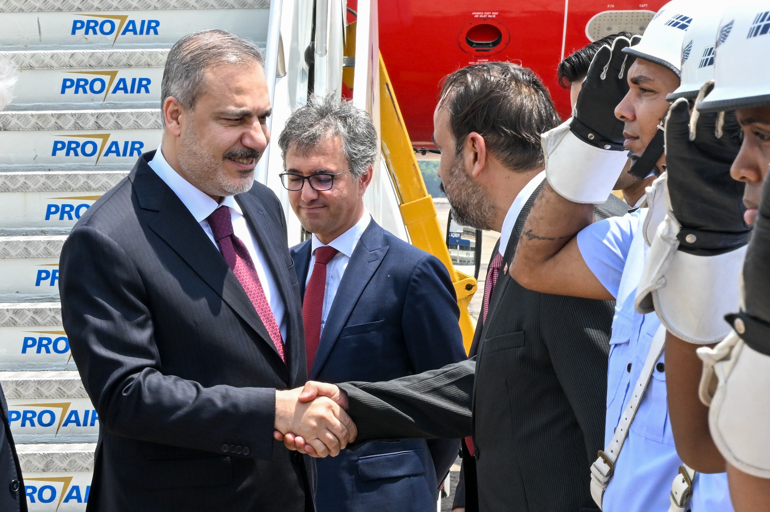MÜSİAD BREZİLYA ŞUBE BAŞKANI UMUT EKER, T.C. DIŞİŞLERİ BAKANI HAKAN FİDAN VE T.C. HAZİNE VE MALİYE BAKANI MEHMET ŞİMŞEK İLE BİR ARAYA GELDİ