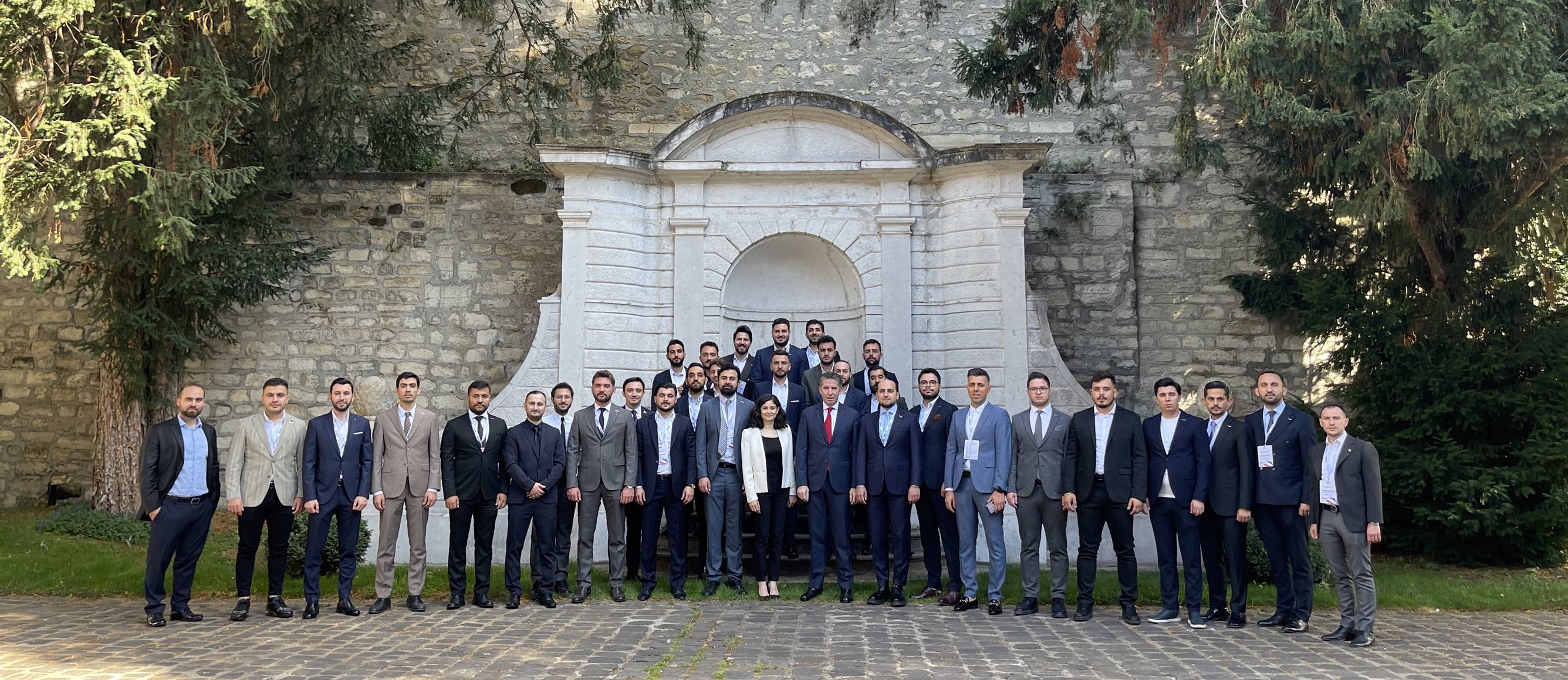 TÜRKİYE ULUSAL AJANSI VE GENÇ MÜSİAD PARİS İŞ GEZİSİ PROGRAMI DÜZENLEDİ