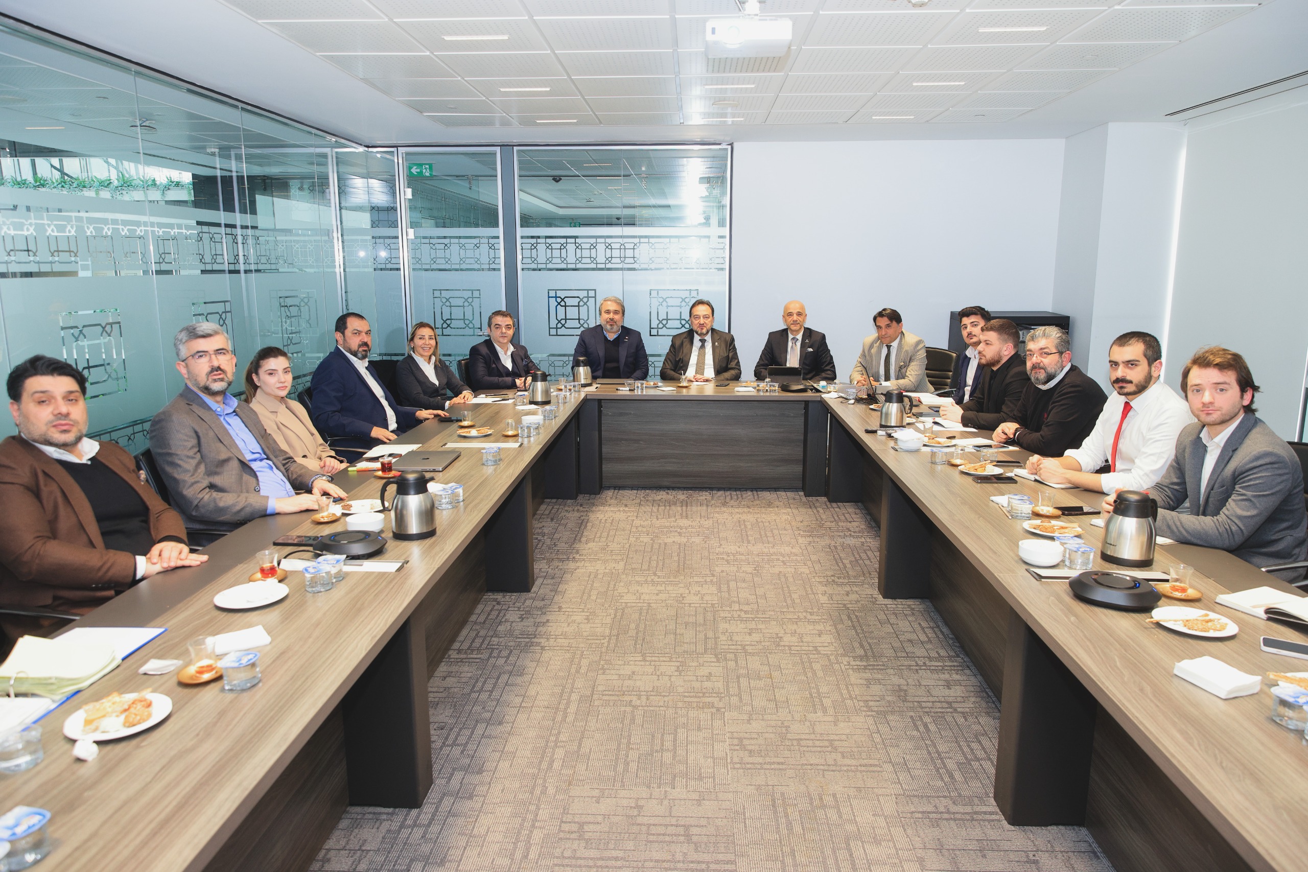 GENEL BAŞKANIMIZ MAHMUT ASMALI'NIN KATILIMIYLA TÜRKİYE'NİN GÜCÜ ÖDÜLLERİ İCRA KURULU TOPLANTISI GERÇEKLEŞTİRİLDİ