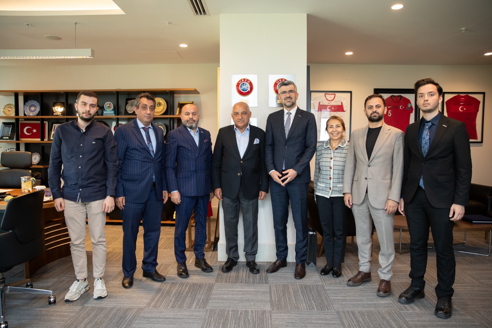 SEKTÖR KURULLARI VE FUAR FORUM KOMİSYONU TFF'Yİ ZİYARET ETTİ