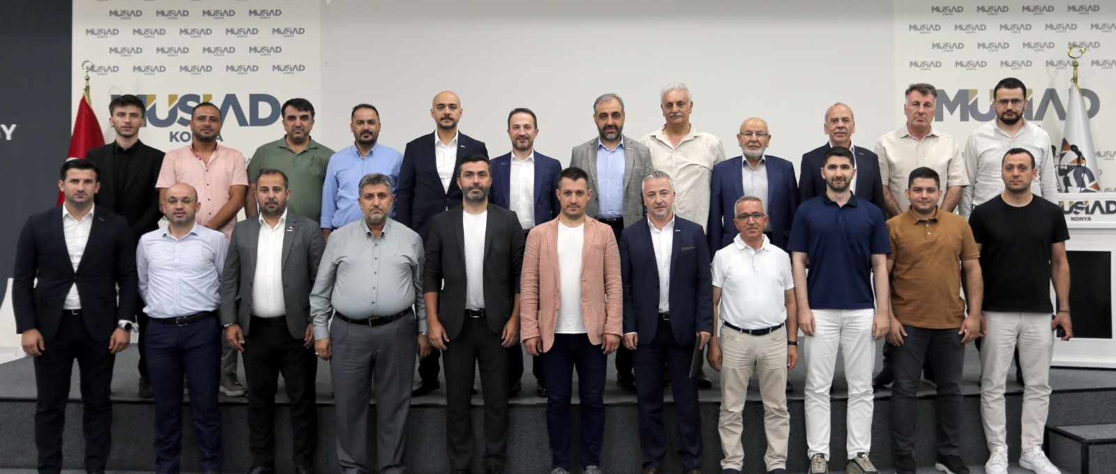MÜSİAD KONYA ŞUBESİNDE 4. BÖLGE MAKİNE SEKTÖR ÜYELERİ TANIŞMA VE İSTİŞARE TOPLANTISI DÜZENLENDİ