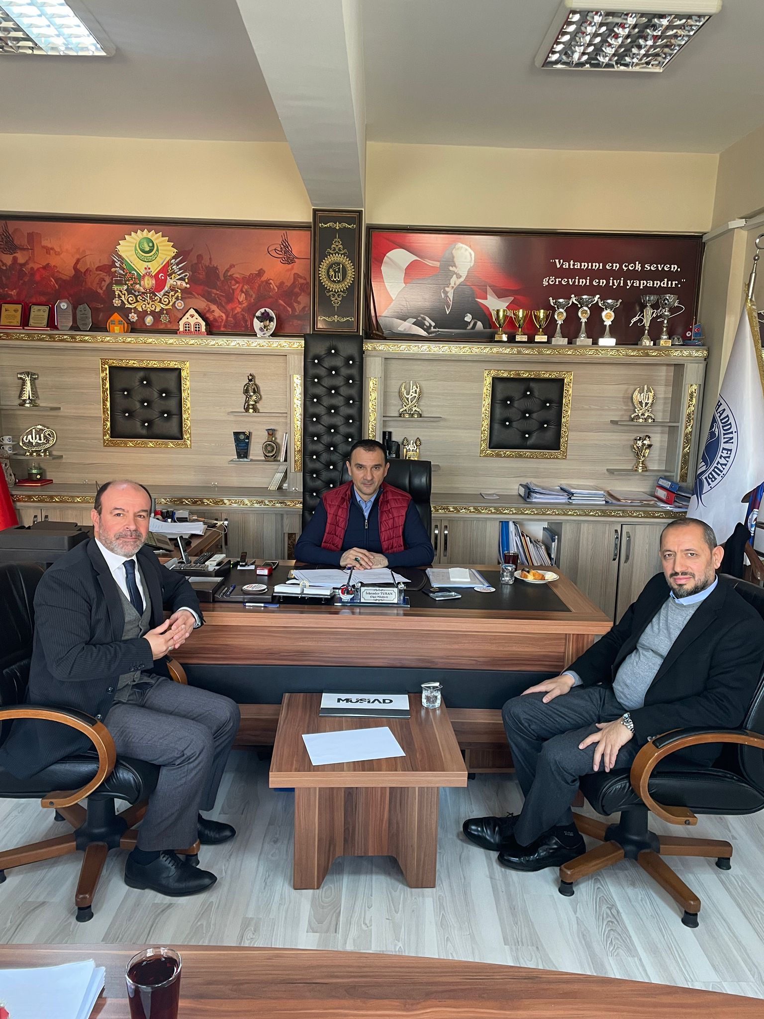 TURİZM SEKTÖR KURULU İLE SELAHADDİN EYYUBİ MESLEKİ VE TEKNİK ANADOLU LİSESİ ARASINDA LİSE HAMİLİĞİ PROTOKOLÜ İMZALANDI
