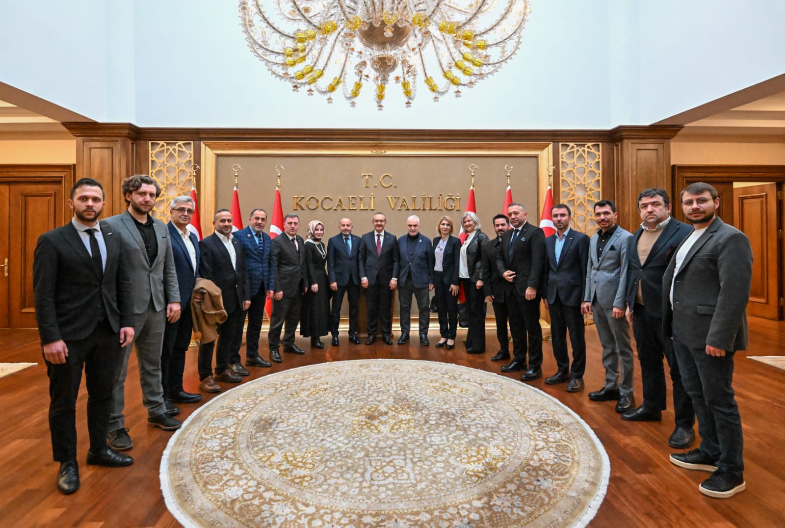 OTOMOTİV VE ULAŞIM ARAÇLARI SEKTÖR KURULU TARAFINDAN KOCAELİ VALİLİĞİ’NE VE KOCAELİ ÜNİVERSİTESİ REKTÖRLÜĞÜ’NE ZİYARET
