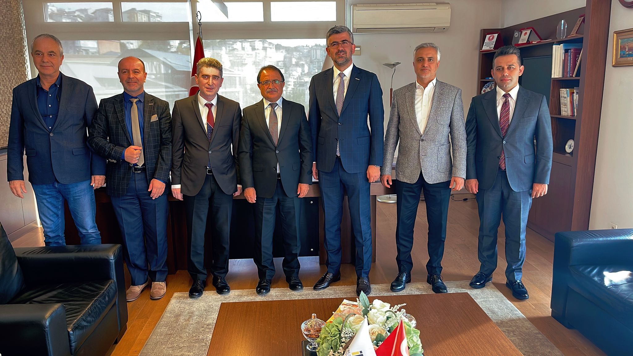 SEKTÖR KURULLARI VE FUAR FORUM KOMİSYONU'NDAN, İSTANBUL TİCARET ÜNİVERSİTESİNE REKTÖRLÜK ZİYARETİ